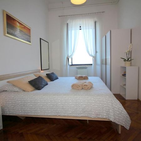 Apartment Old City Porec Esterno foto