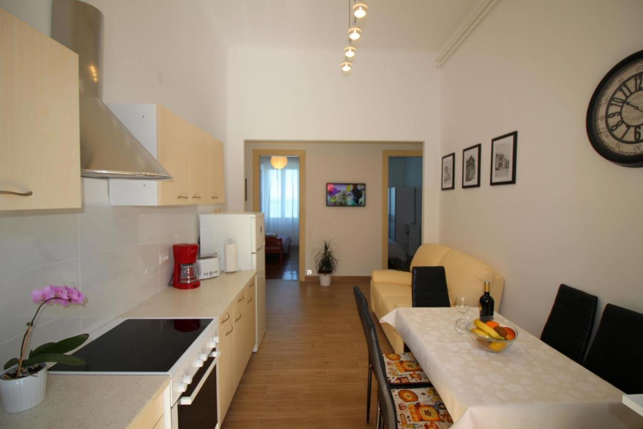 Apartment Old City Porec Esterno foto